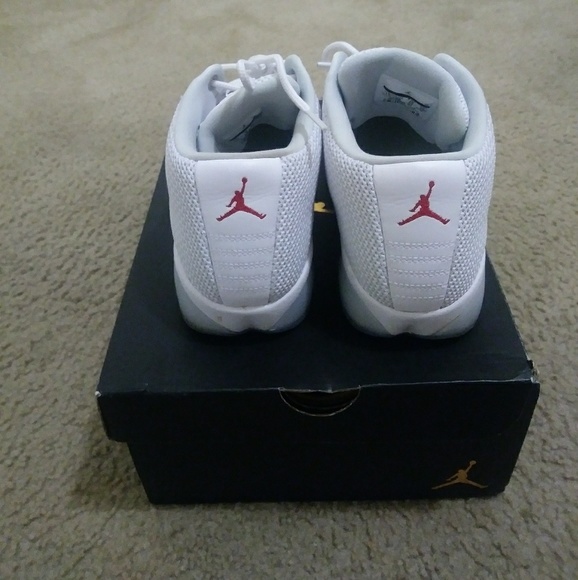 The JORDAN 1 LOW White Ice Blue is a perfect spring choice  Pair of white/icy blue Air Jordan horizon low