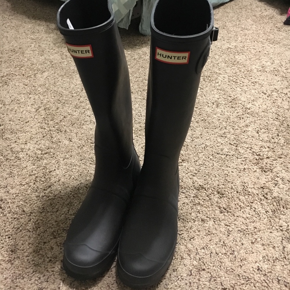 Black matte hunter boots