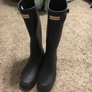 Black matte hunter boots