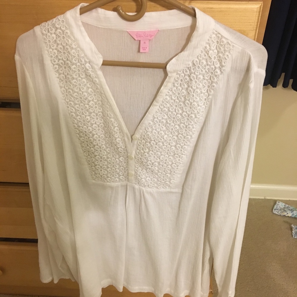 White lilly Pulitzer top