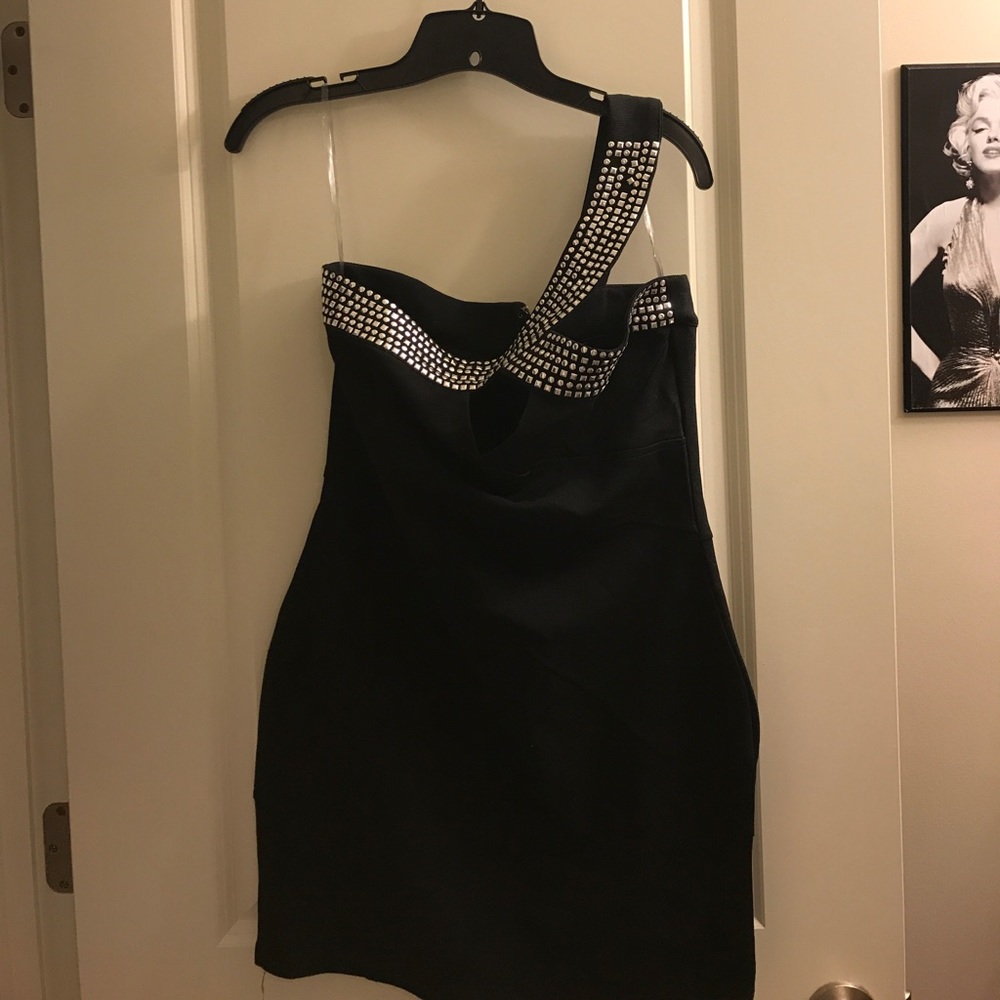 Size large black dress