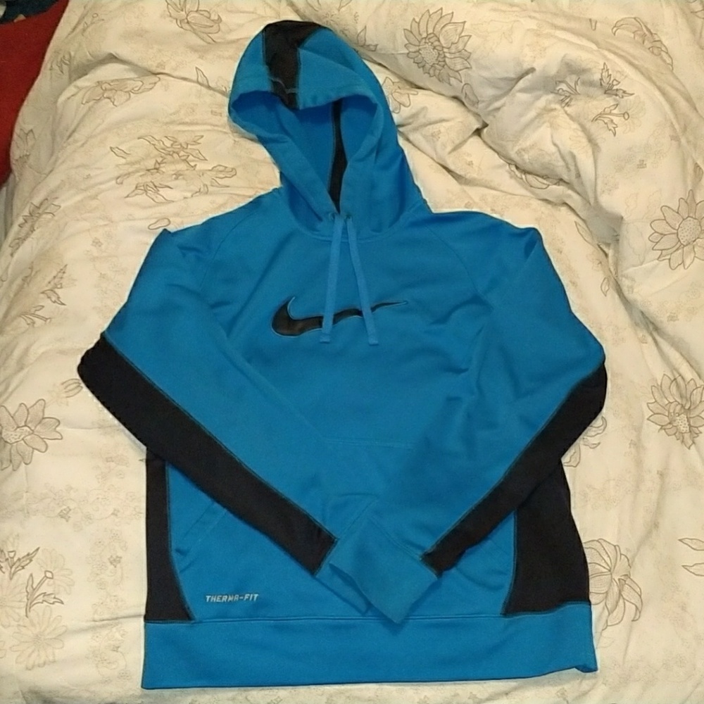 Nike therma fit hoodie