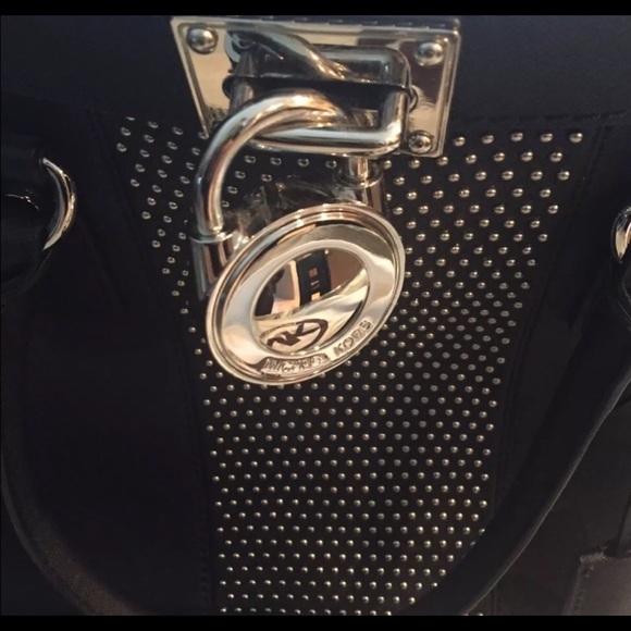 Michael Kors NWT Large Hamilton with studs - Picture 2 of 6