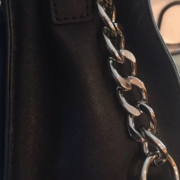 Michael Kors NWT Large Hamilton with studs - Picture 4 of 6