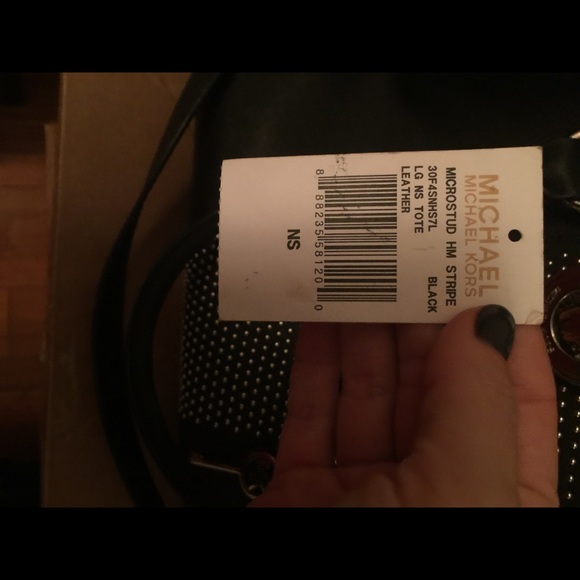 Michael Kors NWT Large Hamilton with studs - Picture 5 of 6