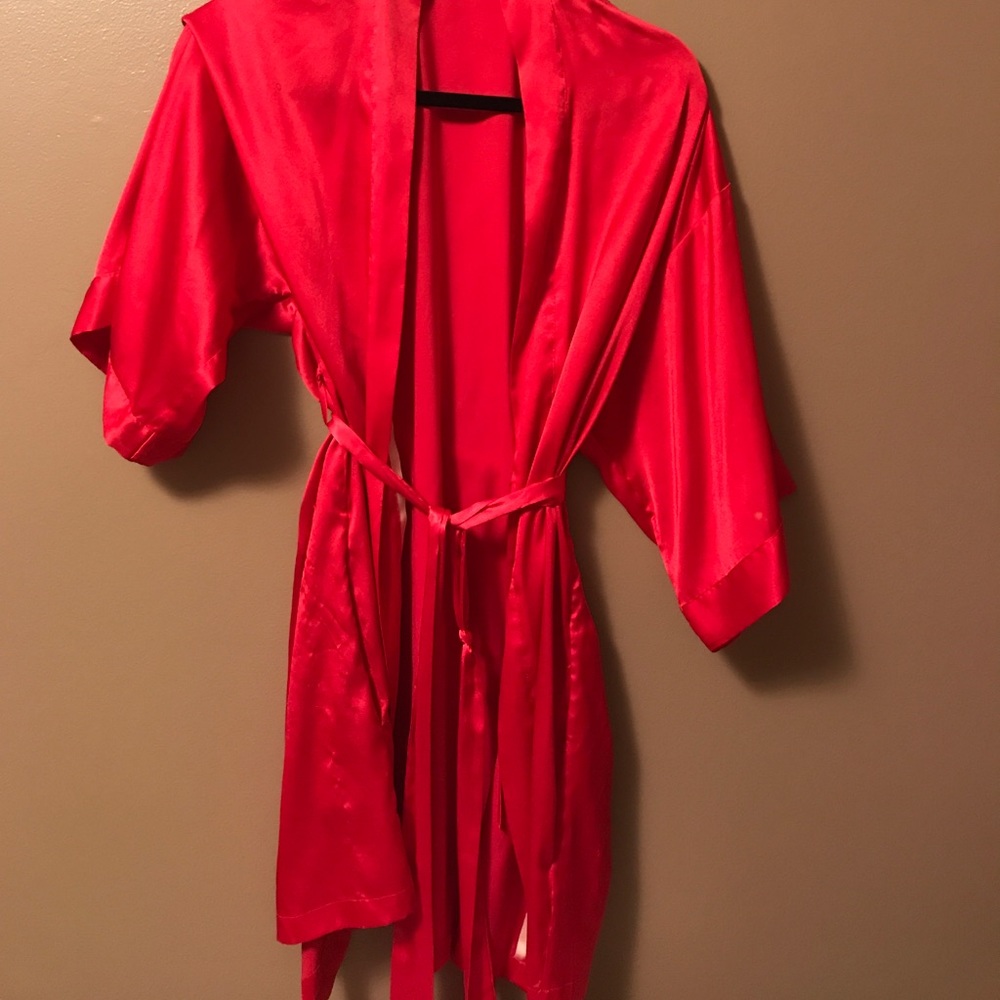 Victoria’s Secret silk robe size md-Lge