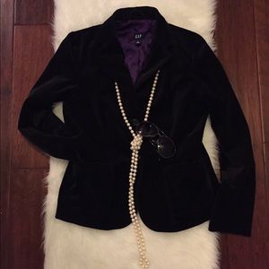 Gap black velvet jacket