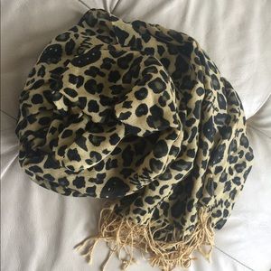 Sanrio hello kitty leopard scarf