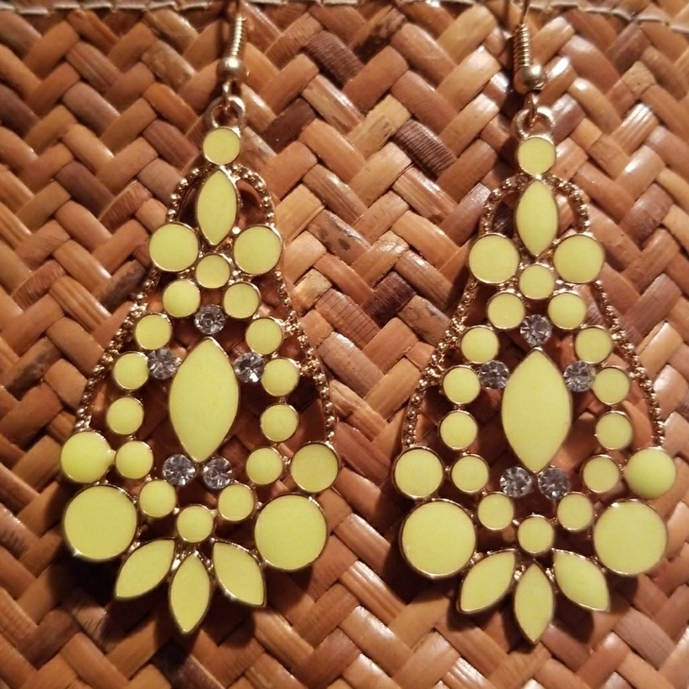 SALE ⬇Citrus Yellow Gold & Rhinestone Earrings