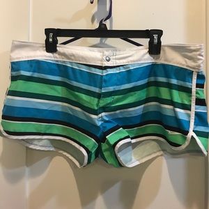 Nike women’s striped board shorts. Size XL