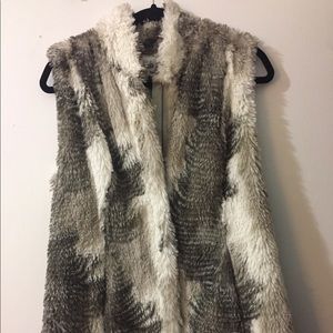 CAbi Fall 2016 Aspen vest