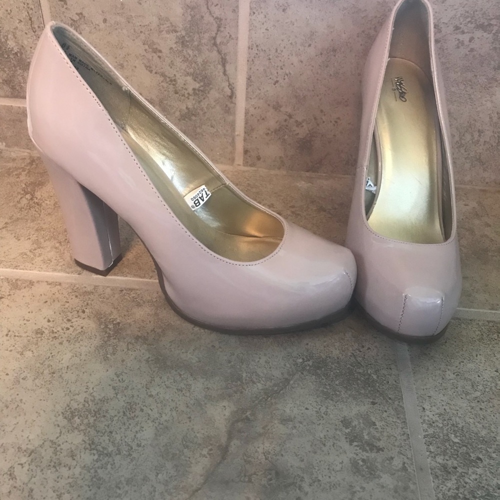 Nude chunky heels