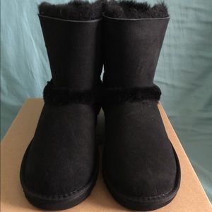 UGG girls boot ✨✨✨