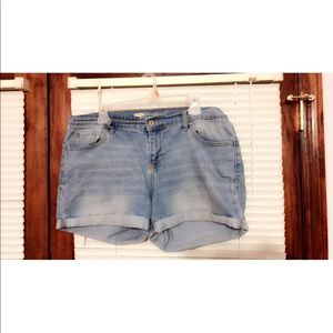 Old navy boyfriend denim shorts