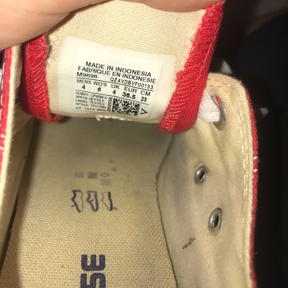 Converse - Picture 2 of 2