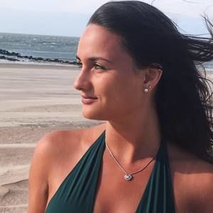 Meet your Posher, Chloe