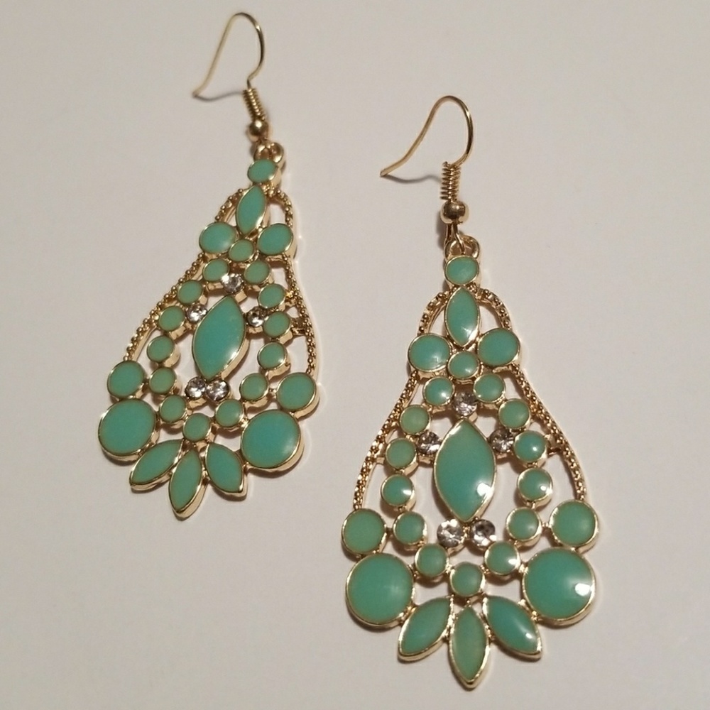 SALE ⬇️Seafoam, Gold, & Rhinestone Earrings