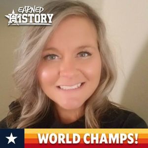 Meet your Posher, Larissa