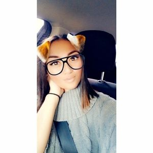Meet your Posher, Emily
