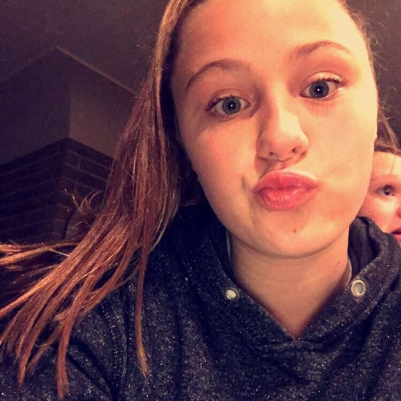 Meet your Posher, Ava - Picture 1 of 1