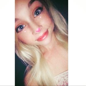 Meet your Posher, Kayla