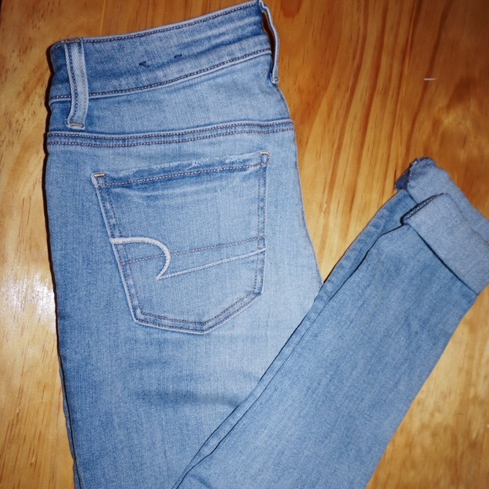 American Eagle Light Wash Jeans
