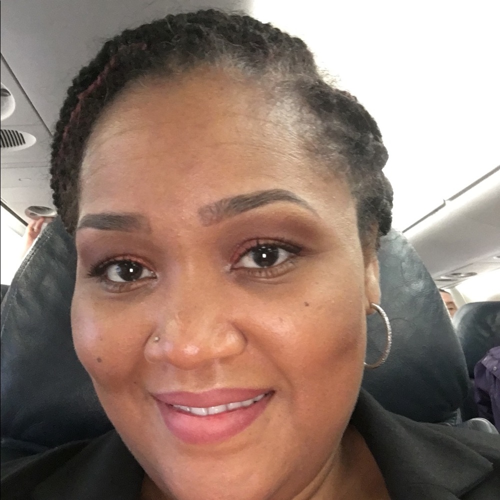 Meet your Posher, Laneta