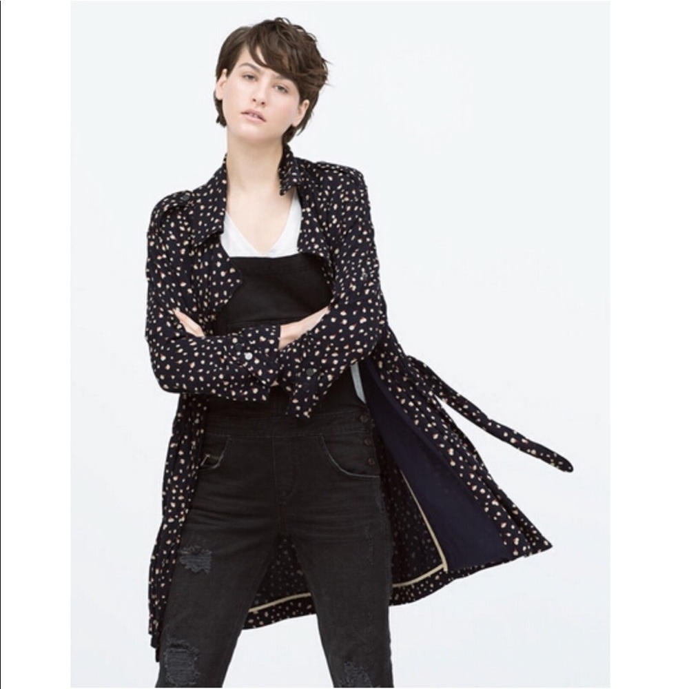 🧥 Zara lightweight Trench Style jacket  🧥