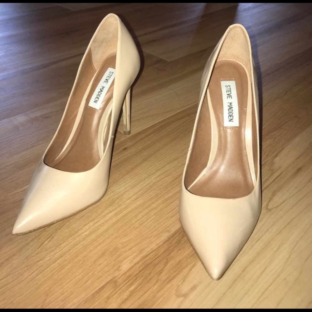 Steve Madden nude pumps