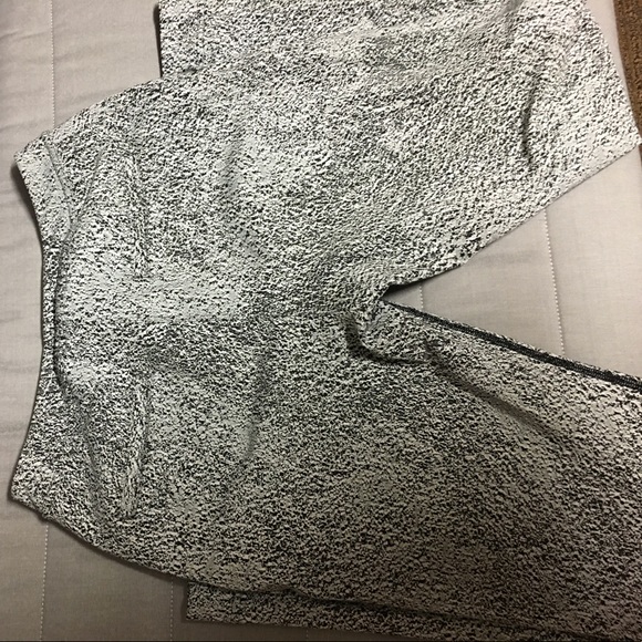 SOLD Lululemon Spray Jacquard pattern Jet pant - Picture 4 of 6