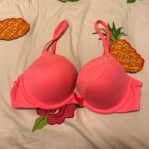 Victoria Secret Body By Victoria Push-up Bra