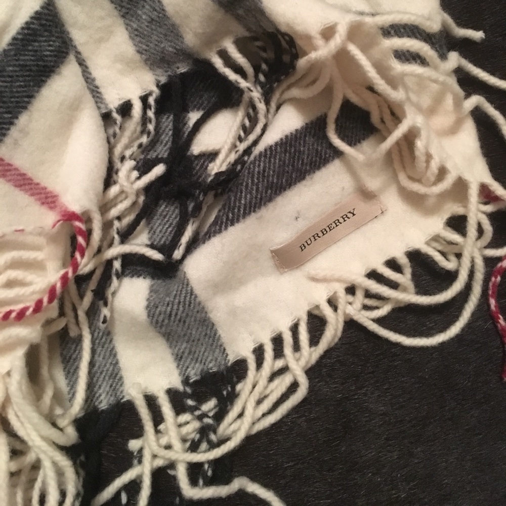 Burberry Infiniti Scarf