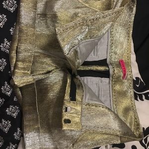 Alice & Olivia caddy cuff metallic shorts