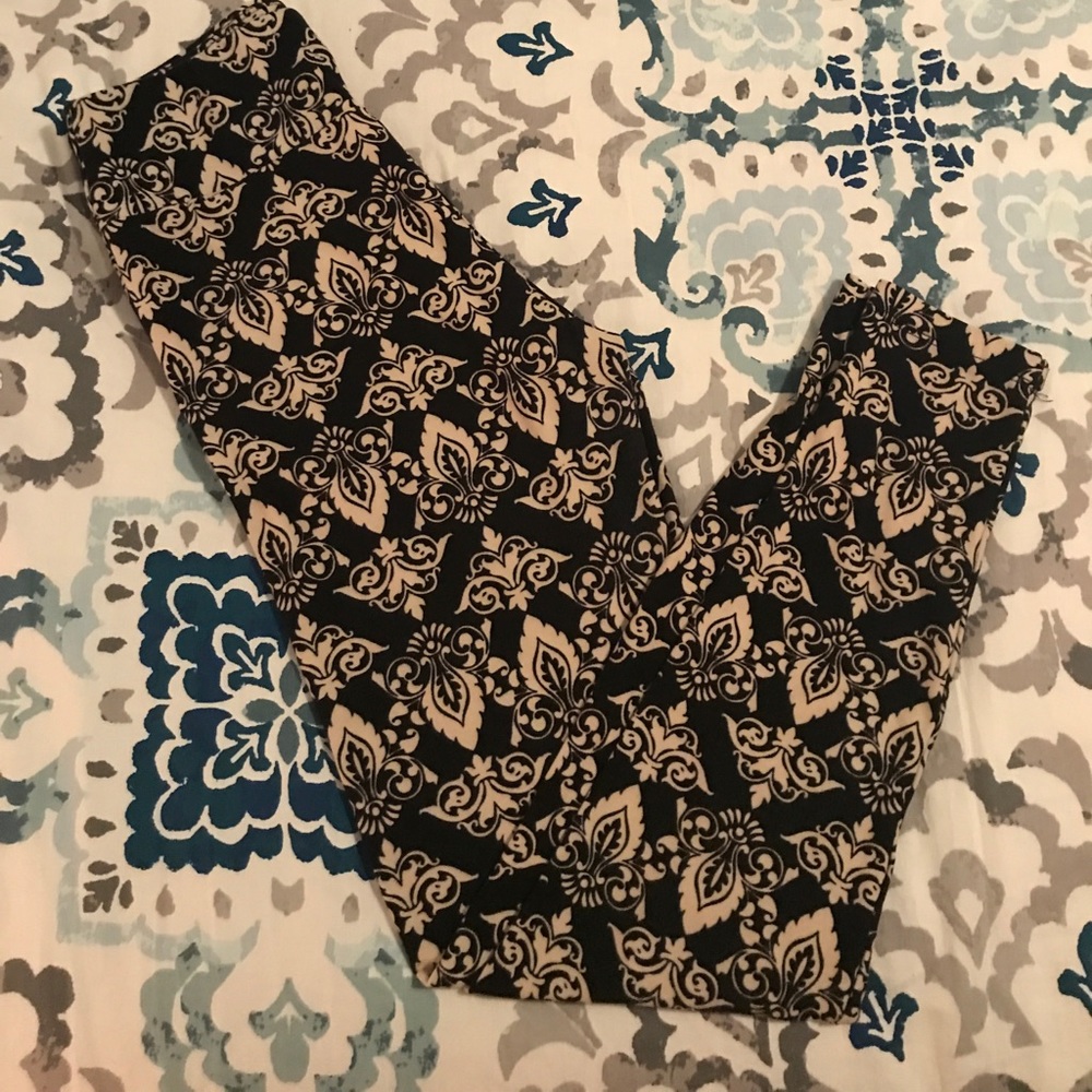 LULAROE leggings!