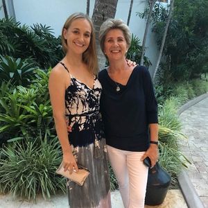 Meet your Posher, Simonè