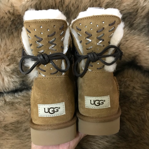 ‼️1 day price drop‼️Ugg Boots Adoria Tehuana - Picture 2 of 7