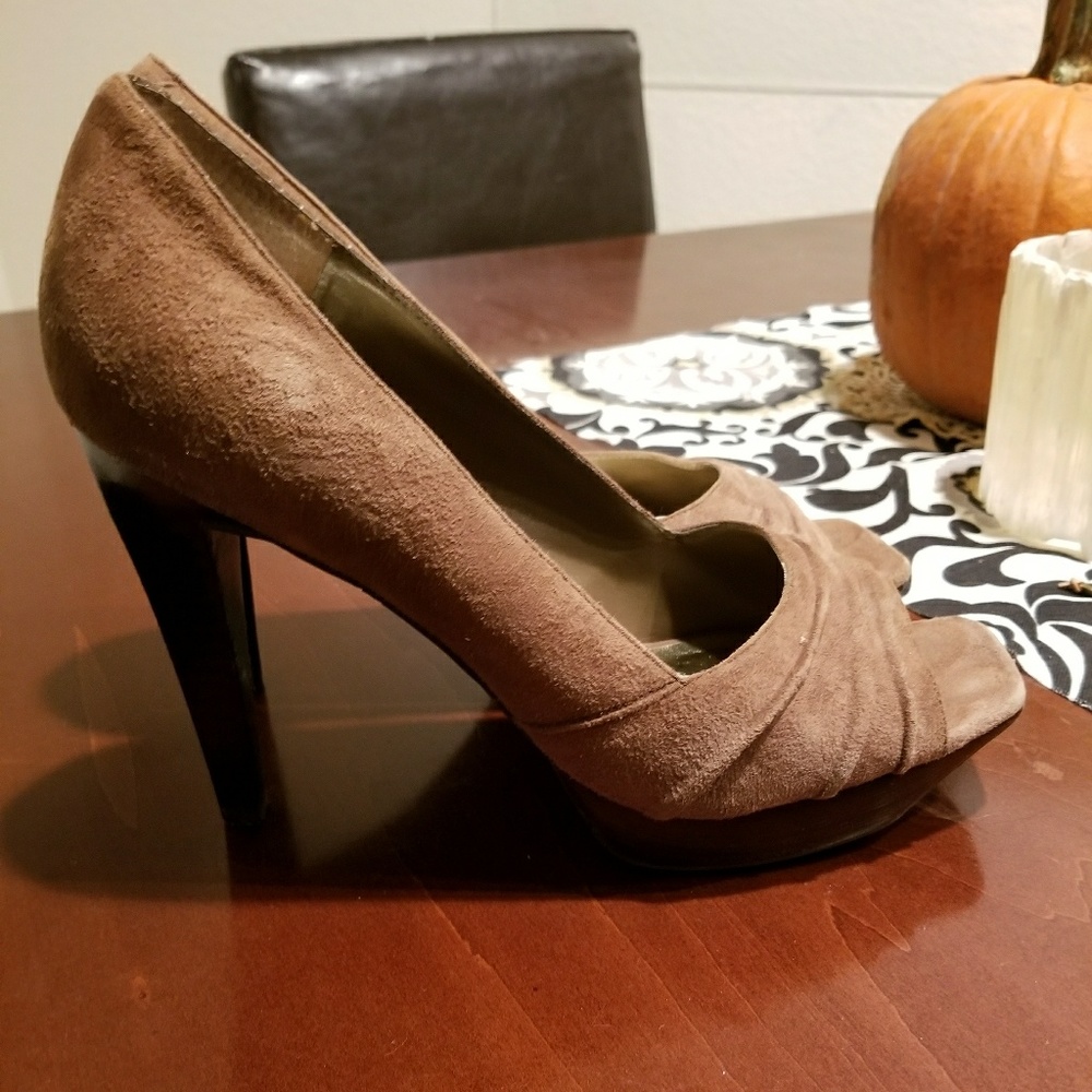 Jessica Simpson suede look heels