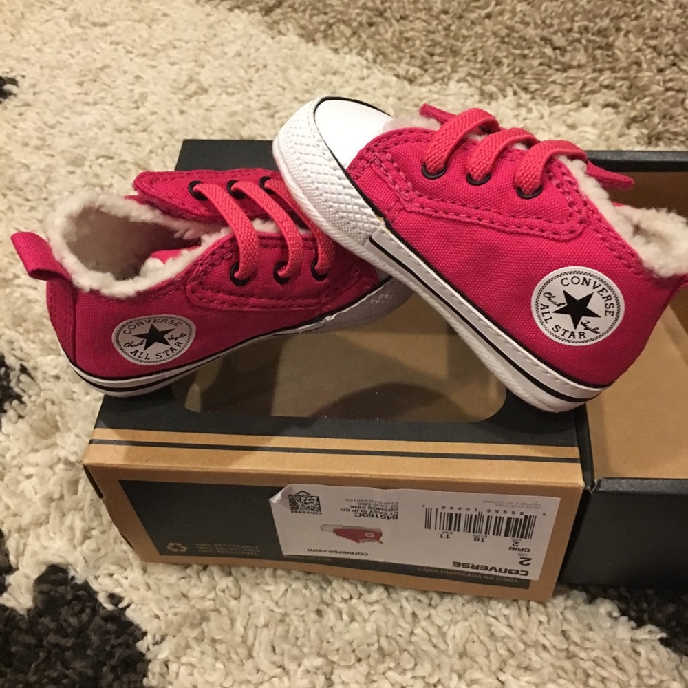 Converse baby girl shoe