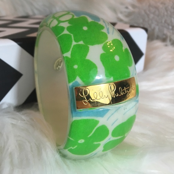 Lilly Pulitzer Jewelry - {Lilly Pulitzer} green lucite bangle bracelet