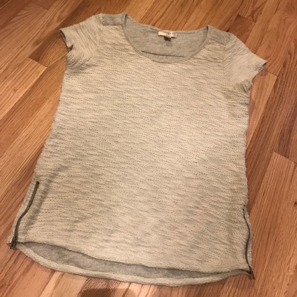 Kenar Gray Textured Zipper Short Sleeve Top Medium
