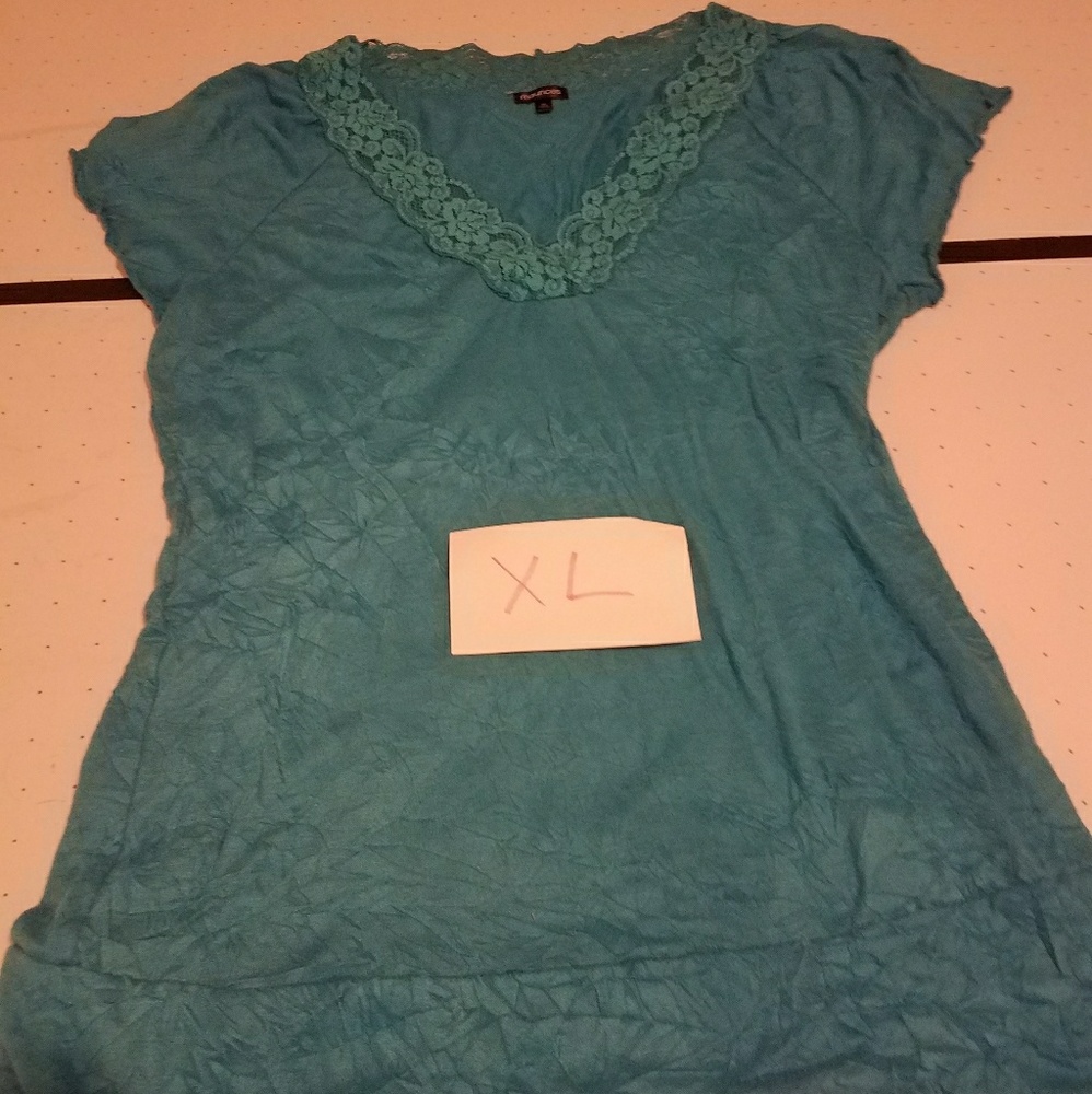 Short sleeve top