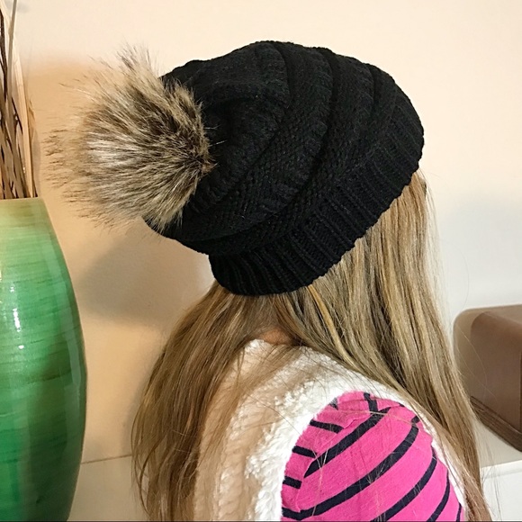 Slouchy Black Knit Beanie Faux Fur Pom Pom Lined - Picture 3 of 6