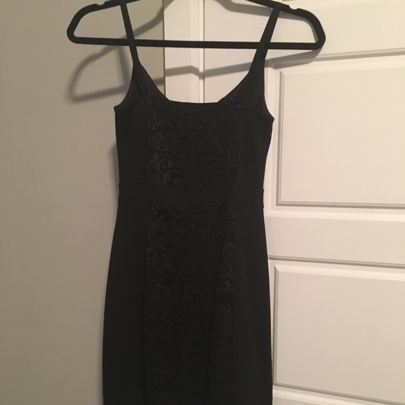 Express lace dress - Picture 2 of 2