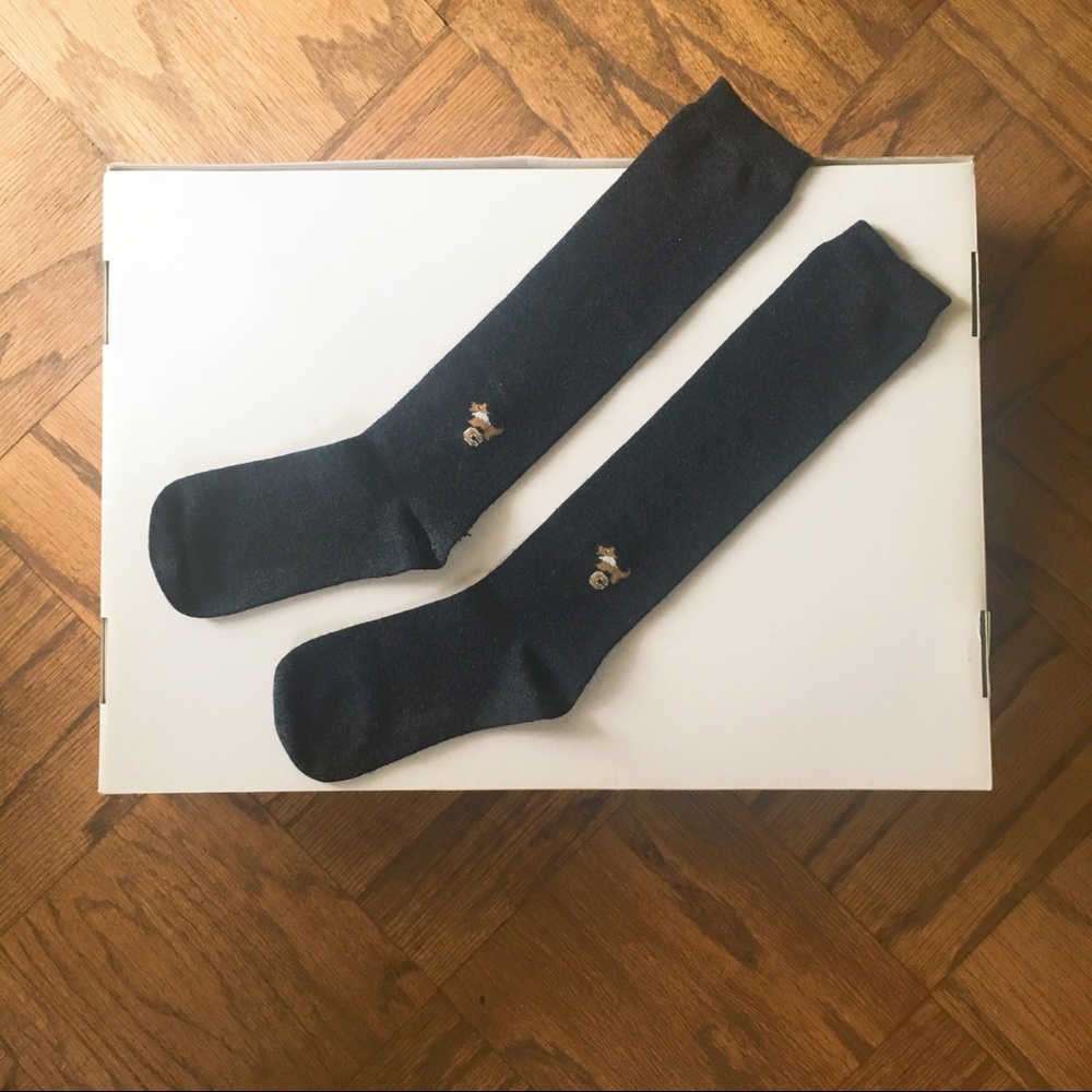 Below-knee socks