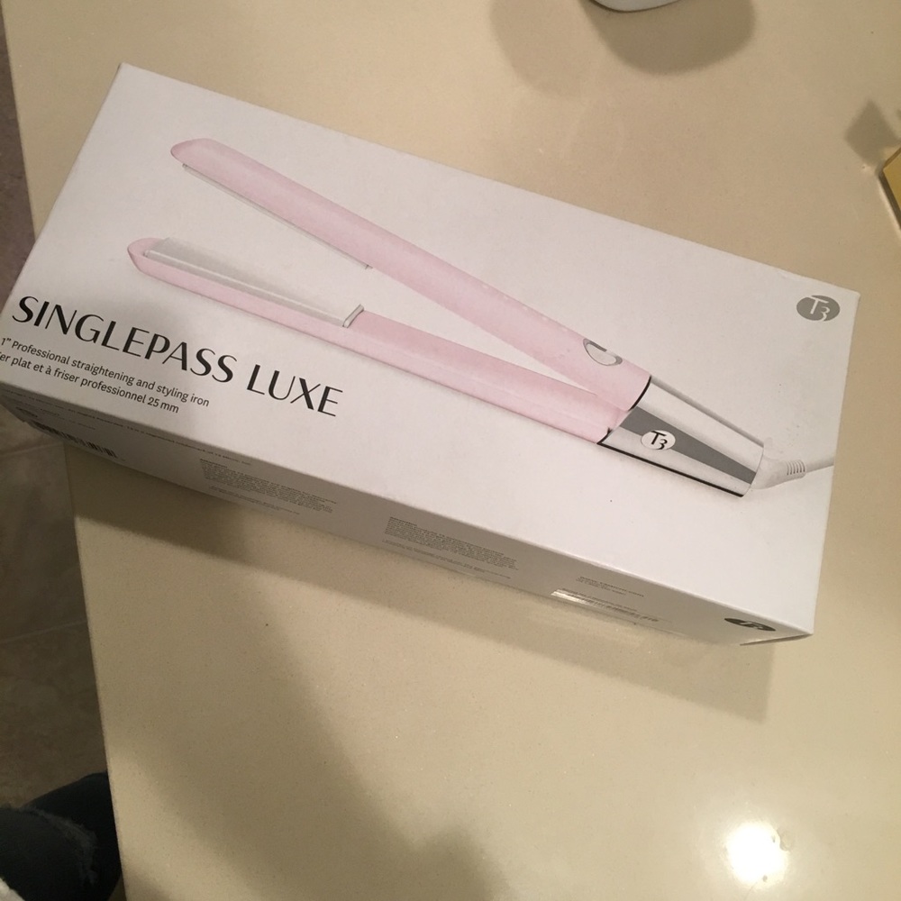 T3 single pass luxe straightener