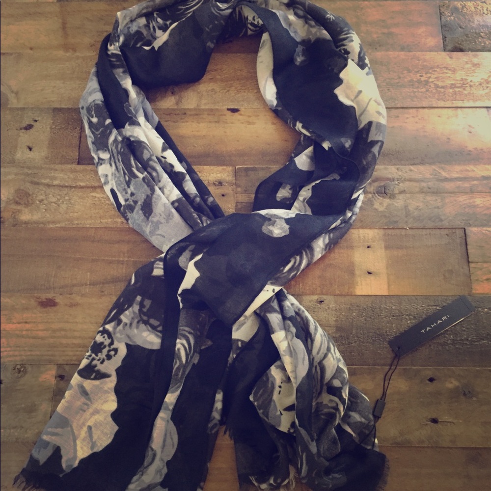 NWT Tahari Blue Floral Lightweight Scarf
