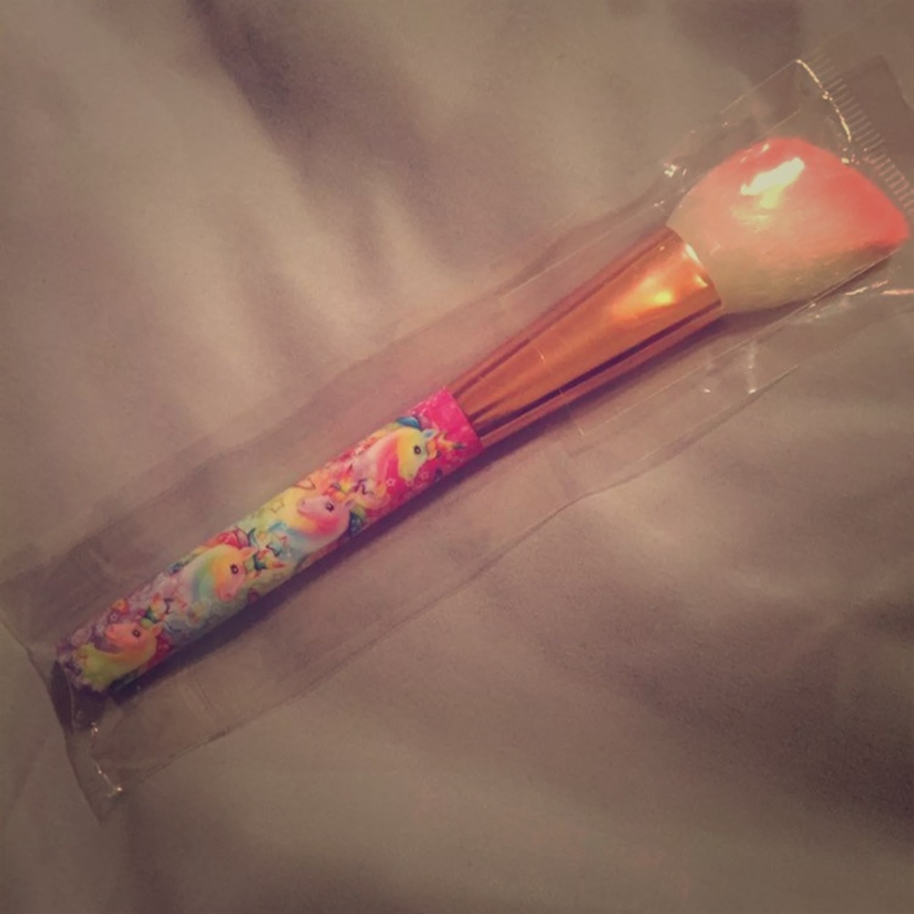 New Lisa Frank Blush Angled Brush