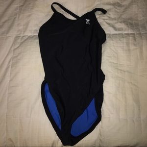 TYR REVERSIBLE PRACTICE SUIT