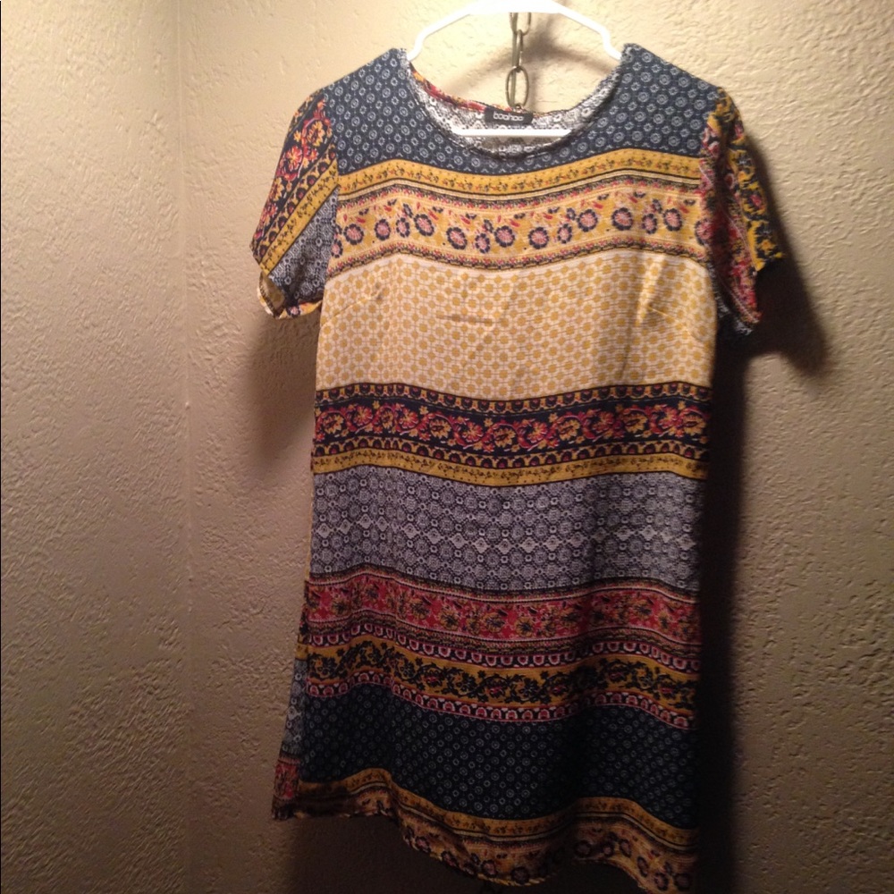 A boo hop mini dress. Beautiful fall colors..