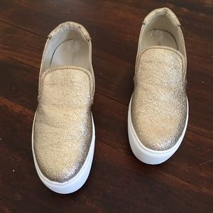 KENNETH COLE  platform Sneakers in Gold size 7.5